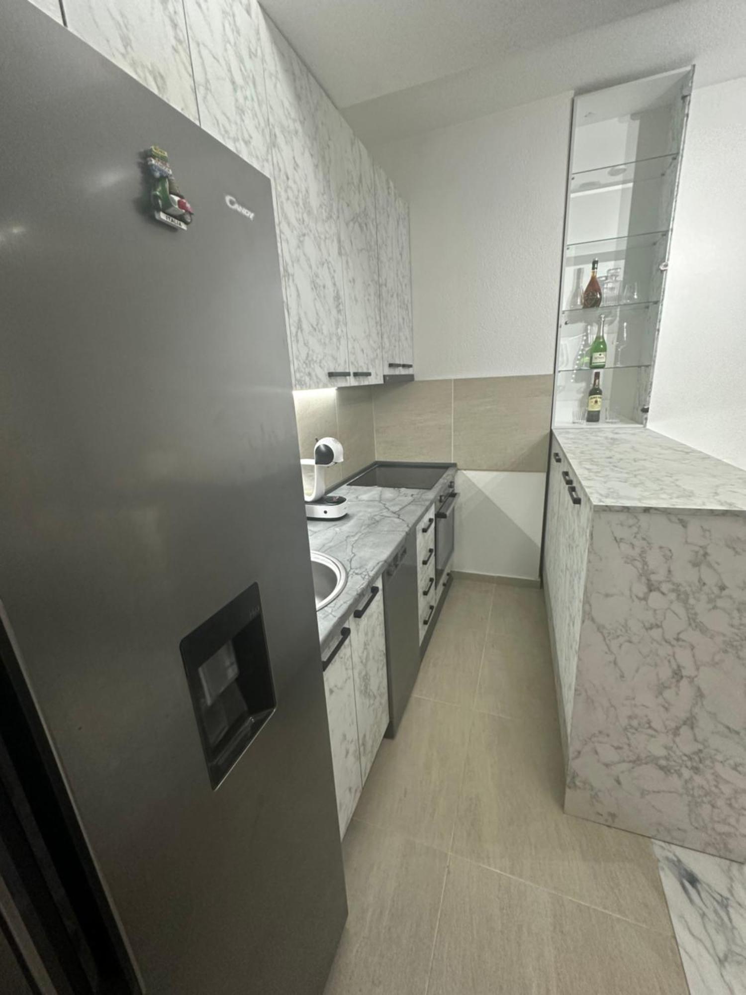 Vibes Of -only 5 To 7 Minutes Walk To The Town Square Appartamento *